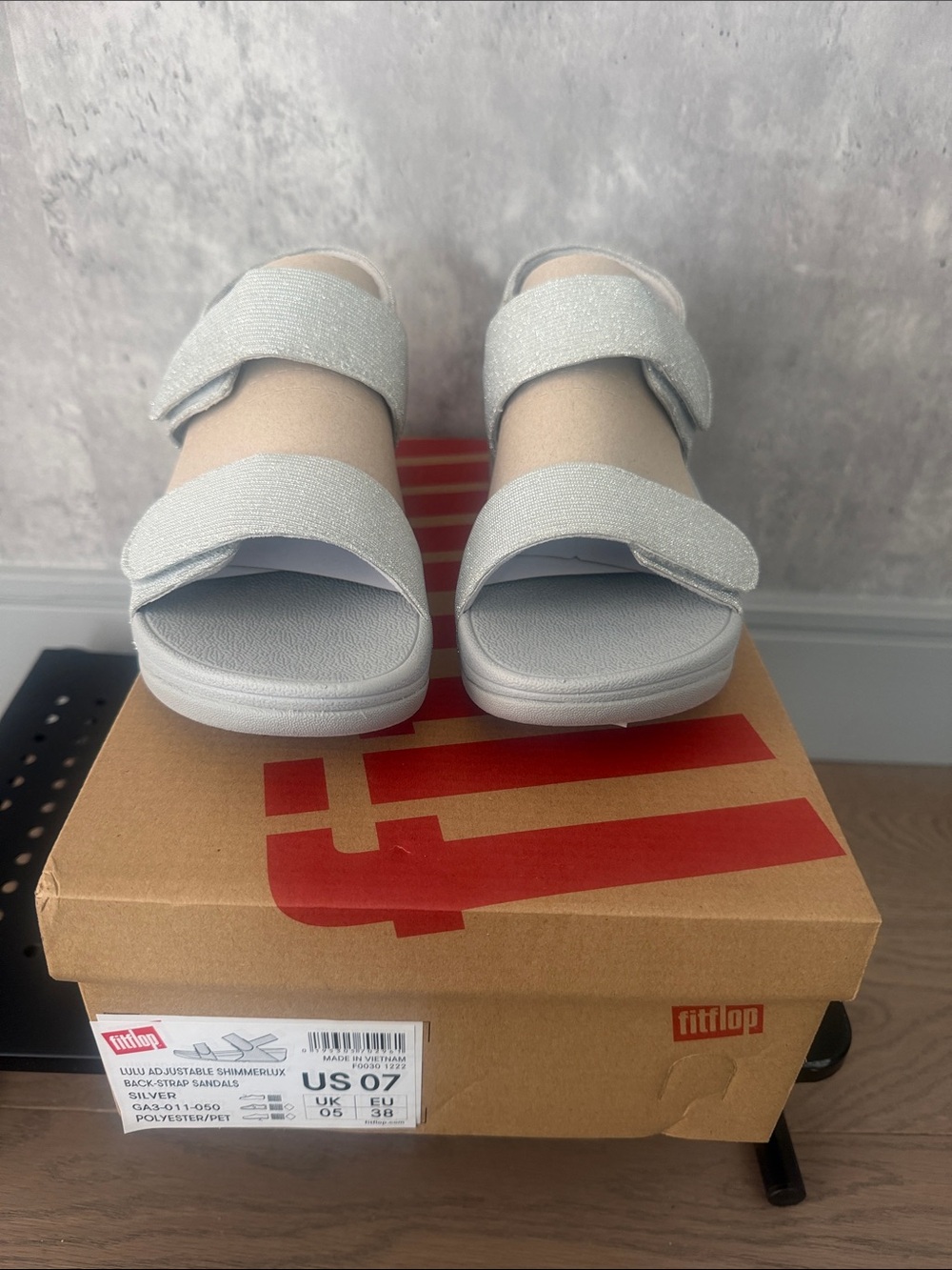 Fitflop LULU ADJUSTABLE SHIMMERLUX BACK STRAP SANDALS IN SILVER